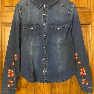 Boutique stretchy denim shirt with embroidered details.